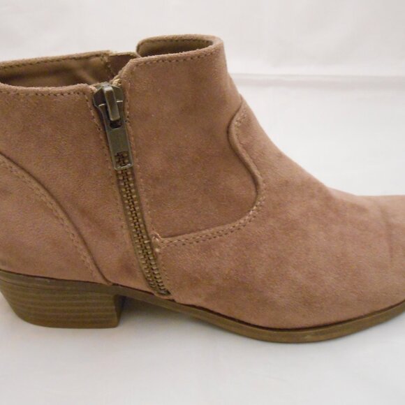 Women's Arizona Jeans Co. Brown Suede Ankle Boots, Size 8, Low Heel, Zip Closure - Picture 6 of 10